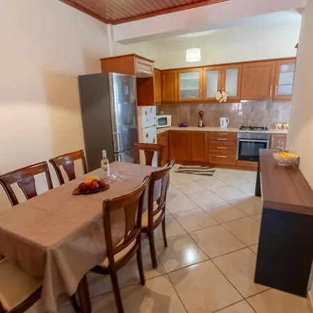 Case de vacanță Markatis House With Views To Corfu East Kato Spilaion