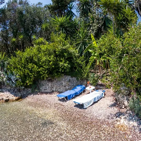 Markatis House With Views To Corfu East