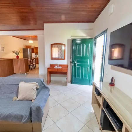 Markatis House With Views To Corfu East בית נופש Kato Spilaion