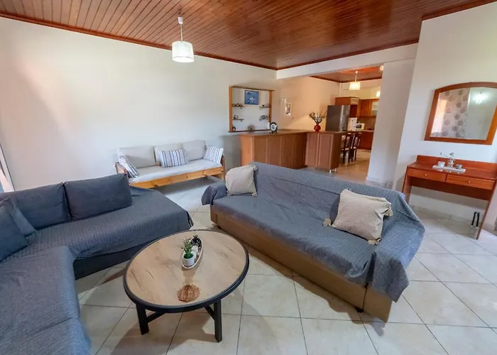 Markatis House With Views To Corfu East Feriehus Kato Spilaion