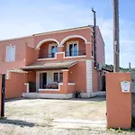 Markatis House With Views To Corfu East