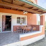 Markatis House With Views To Corfu East Hébergement de vacances Kato Spilaion