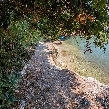 Markatis House With Views To Corfu East Vakantiehuis