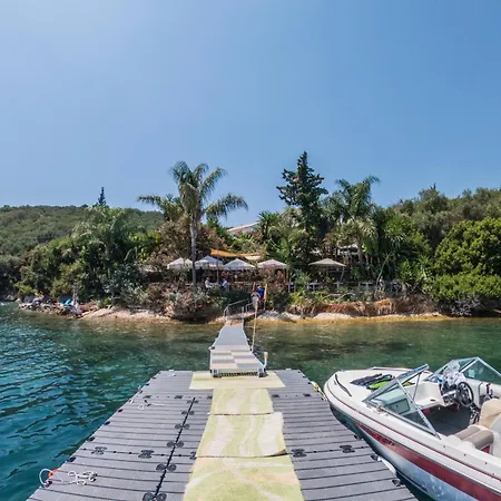 Markatis House With Views To Corfu East Vakantiehuis